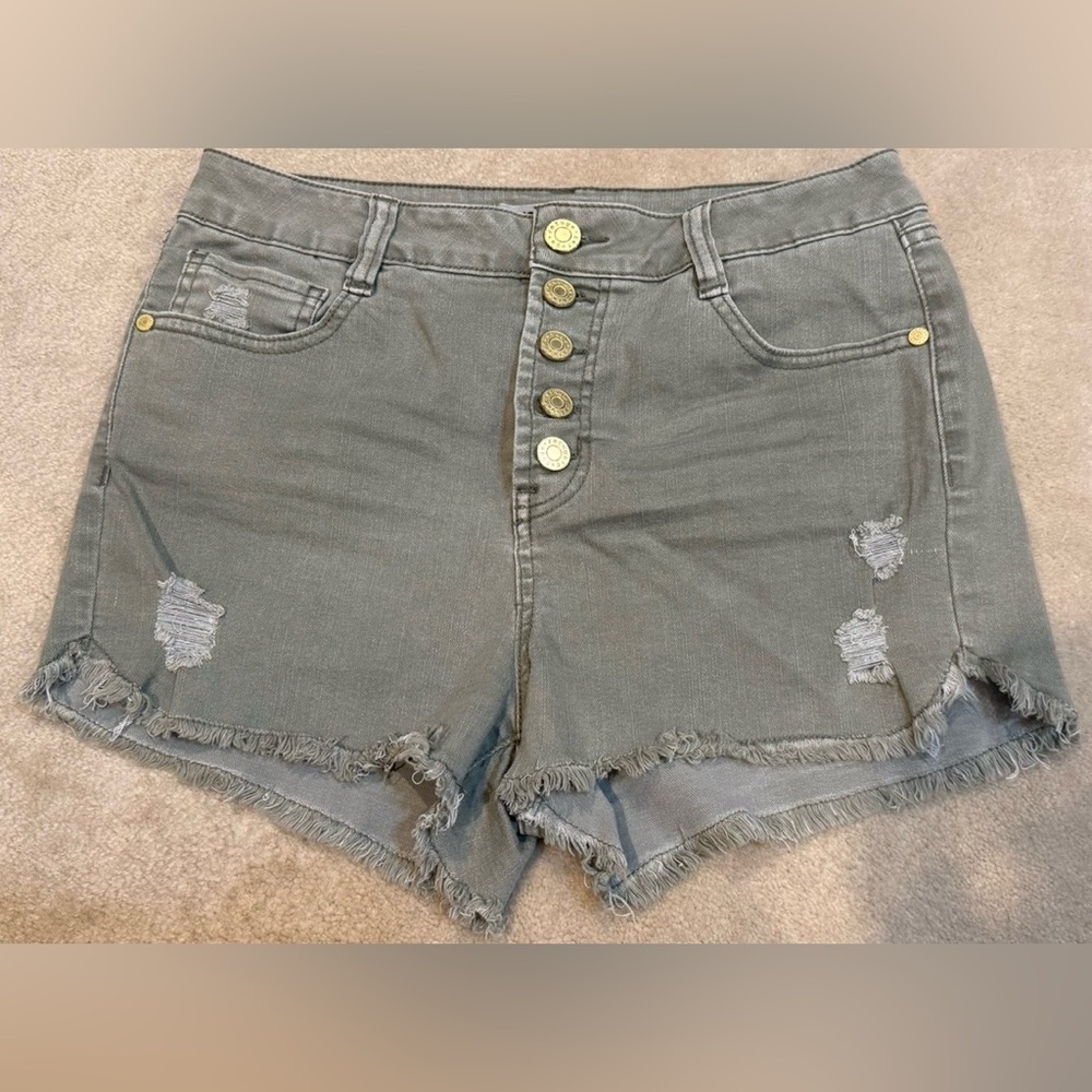 Refuge Shorts Size 8